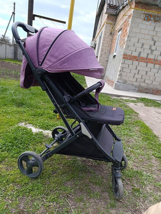 Прогулянкова коляска