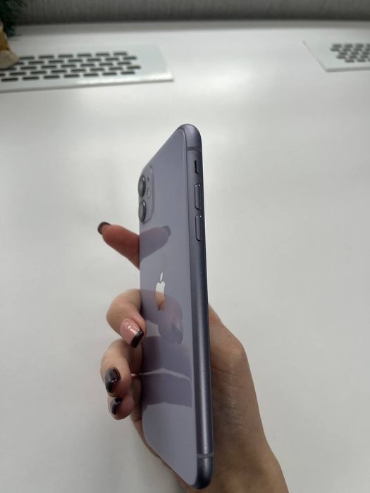 Продам IPhone 11