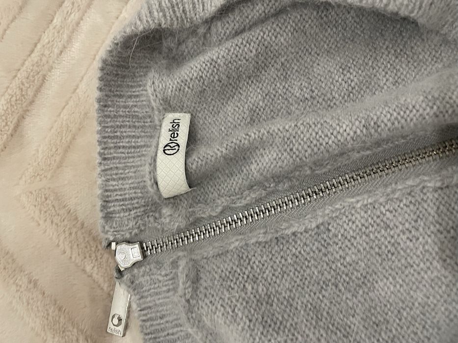 Vestido quente com perolas