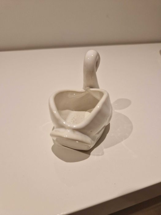 Figurka ceramiczna w kształcie łabędzia vintage prl