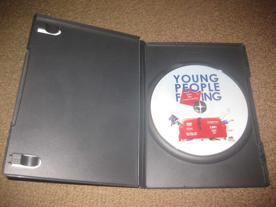 DVD "Young People Fucking- Sexo Sem Complicações"
