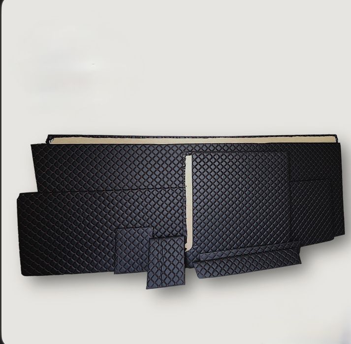 Обшивка кабіни без спального місця чорна ЕКОШКІРА,