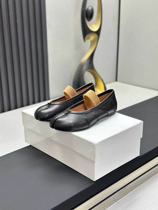 Maison Margiela Tabi Ballerina Flat Elastic Band Black Nude R.38