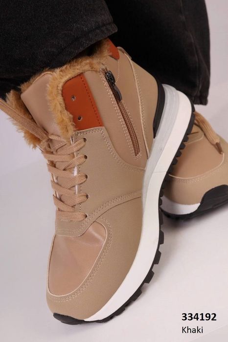 Кросівки жіночі зимові