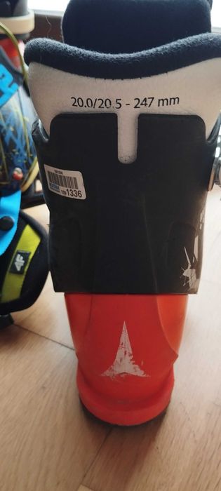 Buty narciarskie dziecięce i kask