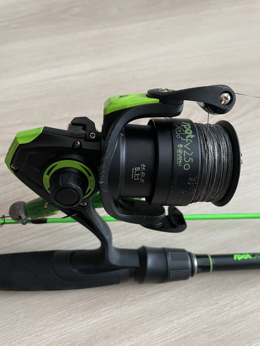 Wędka spinningowa i kołowrotek Gunki Spoted 2.28 m