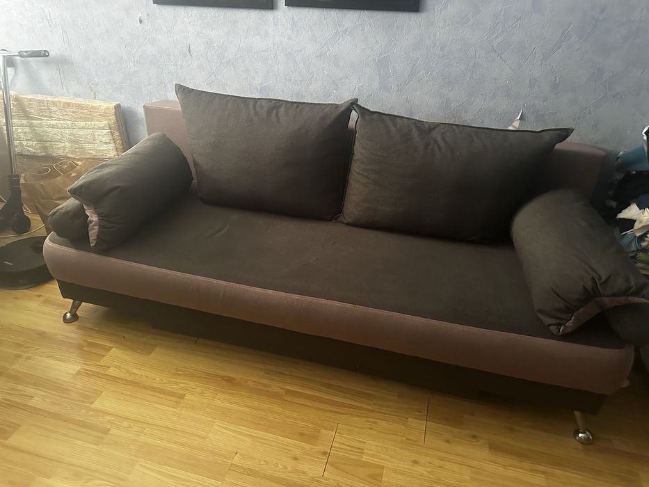 Продам диван.