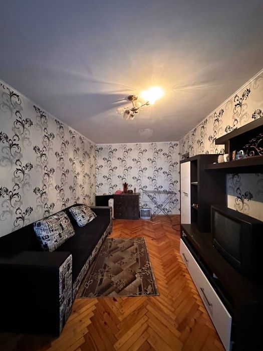 Продам квартиру м. Шептицький