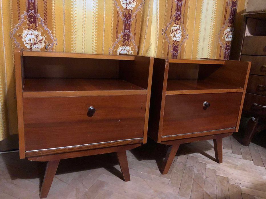 Тумби приліжкові дерев'яні 2 шт. Б/У