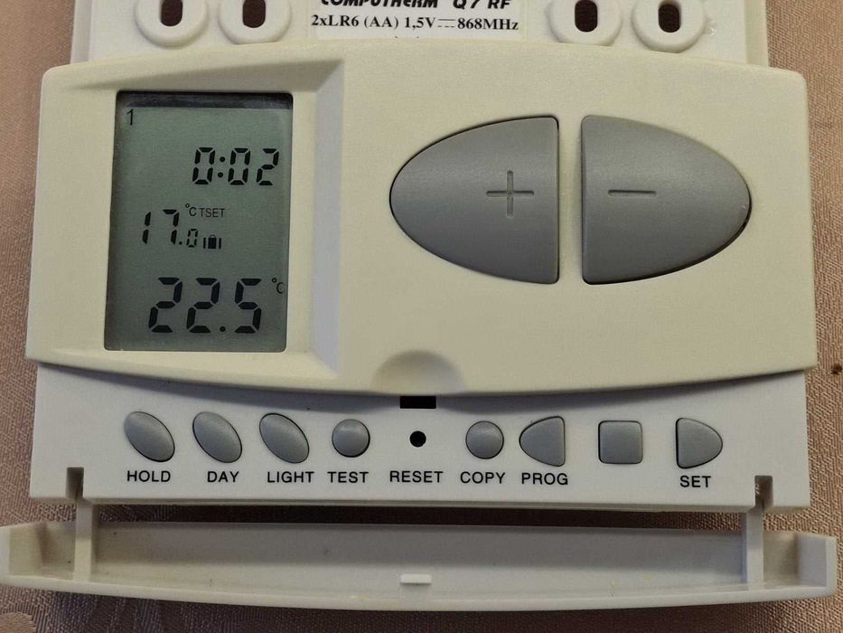 Безпровідний тижневий терморегулятор Computherm Q7 RF може управляти великою кількістю газових котлів