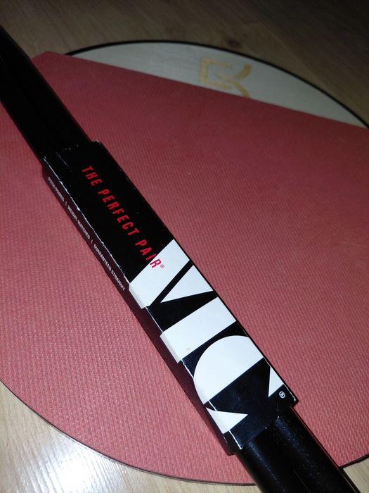 GK Pad 12 Single Cichy Pad perkusyjny ćwiczeniowy i Pałki Vic Firth