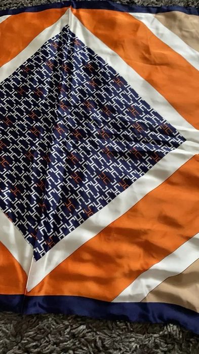 Nowa Ala jedwabna apaszka chusta 70 x 70