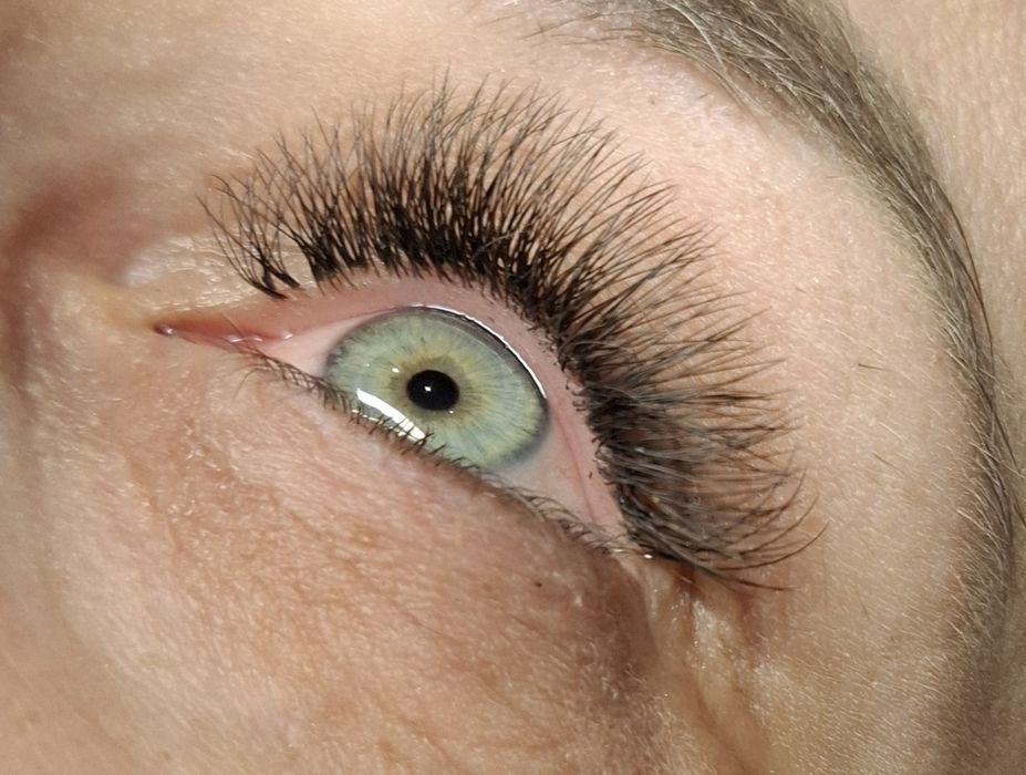 Przedłużanie, stylizacja rzęs