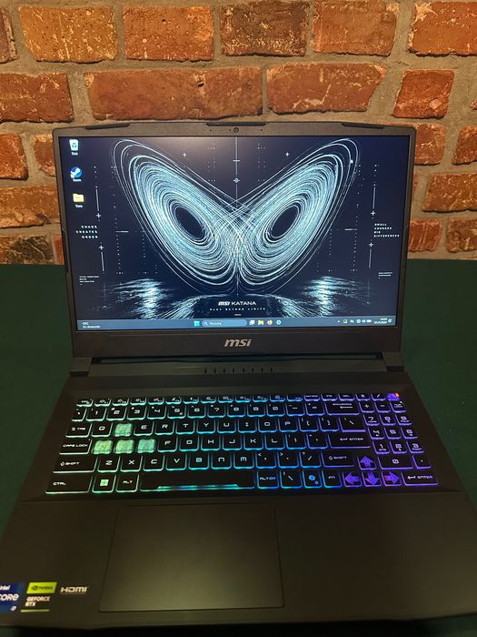 MSI Katana 15 HX – RTX 5060, Intel Core i7, 16 GB RAM, 512 GB SSD – jak nowy!
