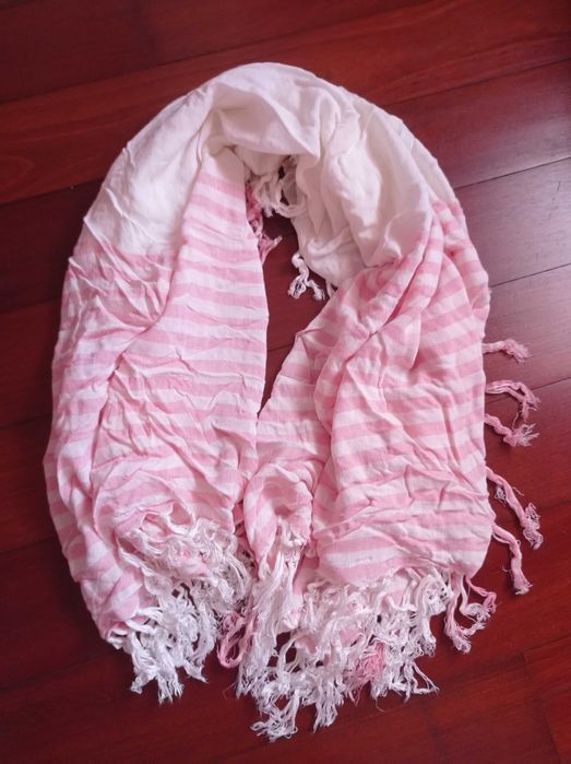 White and pink scarf