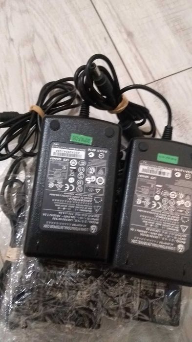 Блок живлення 12 вольт 5 
 ,ампера робочий