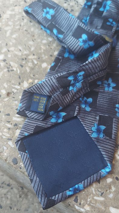 krawat jedwabny 100% jedwab silk cavenline classic kwiaty niebieskie
