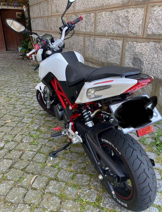 Moto benelli tnt 125