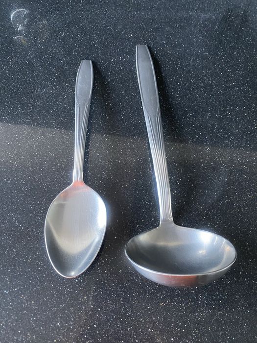 Talheres de servir refeição em inox