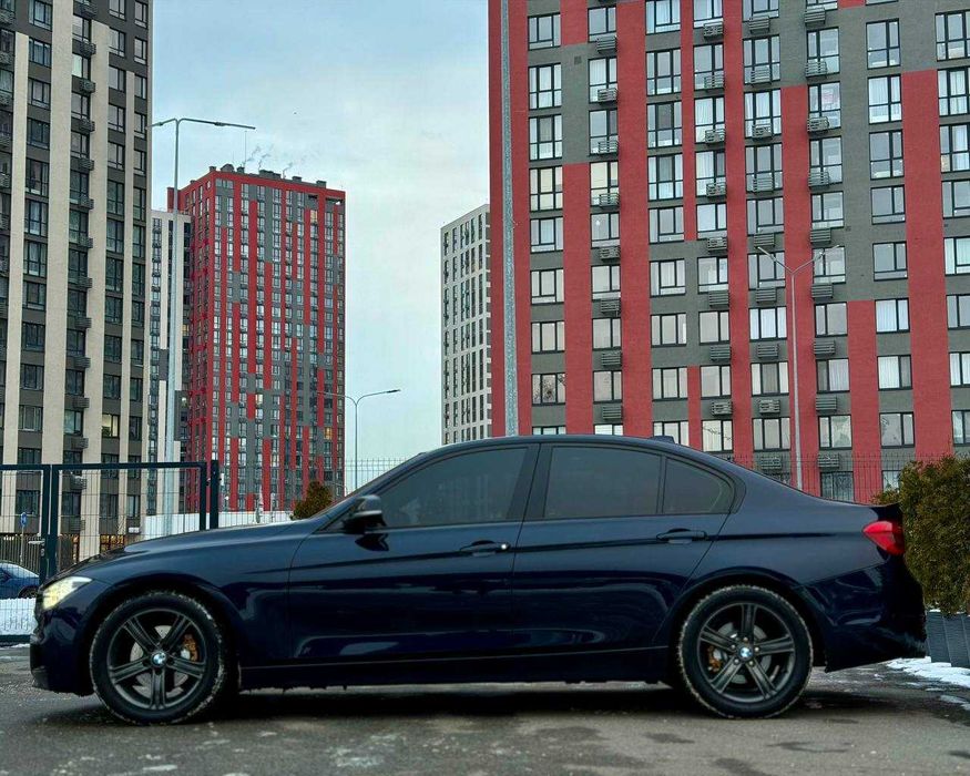 Продаж гарного BMW 328i