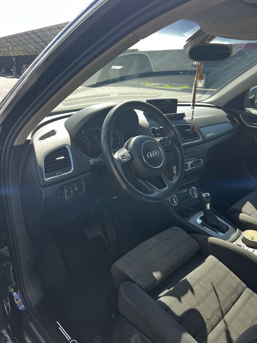 Audi Q3 2013 рік