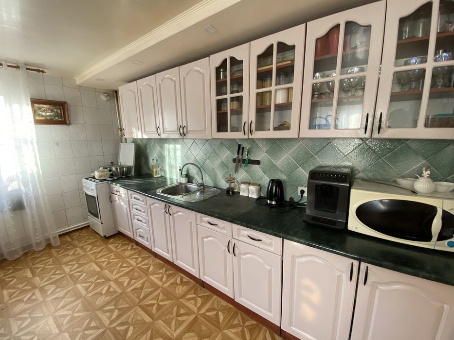 Будинок з газом, свіжий ремонт. Ділянка 40 соток!