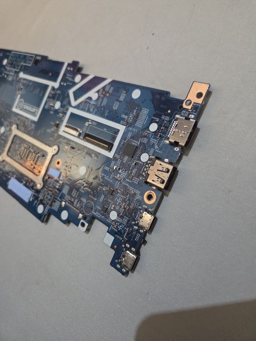 Sprzedam płytę główną + i5 gen 8 do laptopa Lenovo L390