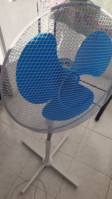 Ventilado de Pé (3 velocidades)