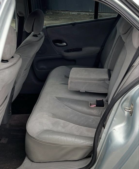 2003 рік 2.0 бенз рено лагуна