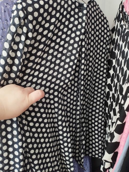 Лот жіночого одягу