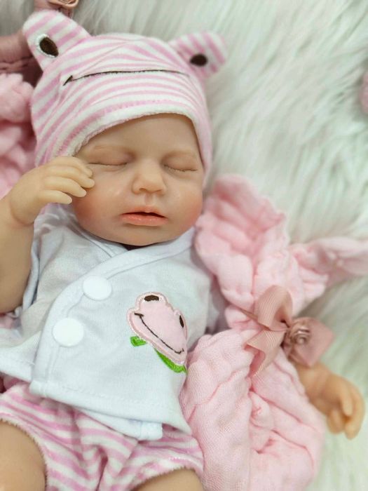 Lalka w typie reborn silikonowa z wyprawką prezent lala 30-33cm miękka