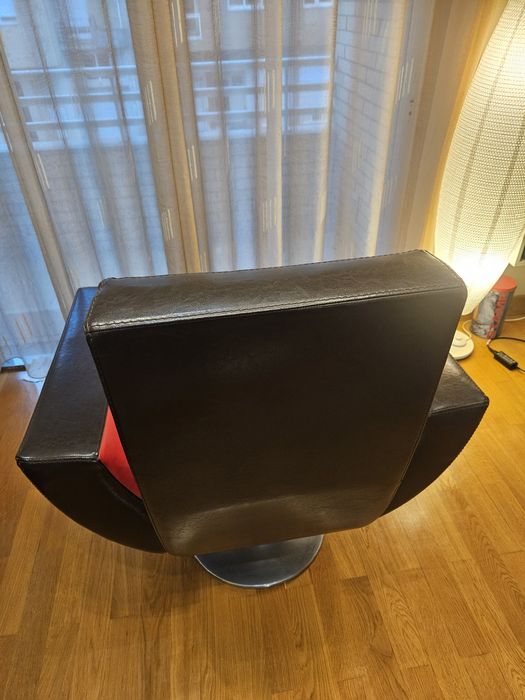 Cadeirão de design moderno, vermelho e preto