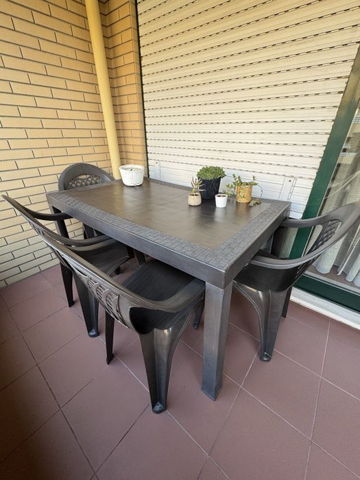 Set mesa + 4 cadeiras 140x85
