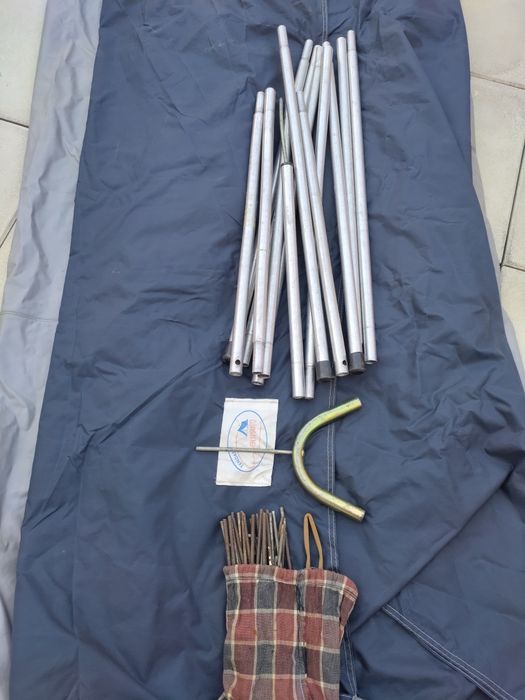 Tenda campismo canadiana com oferta cadeira