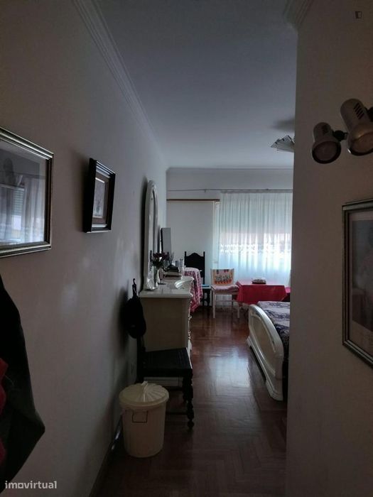 Quarto - localizado em Benfica Lisbon
