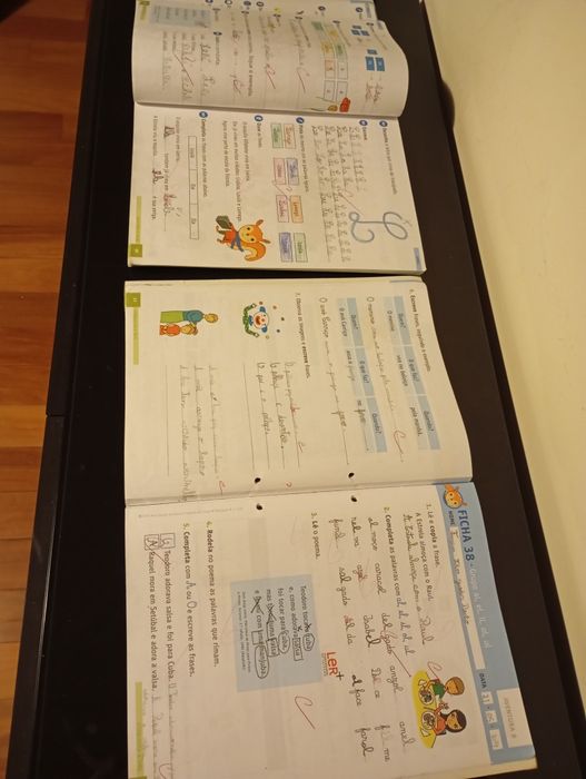 Livros escolares .. ,, ,x