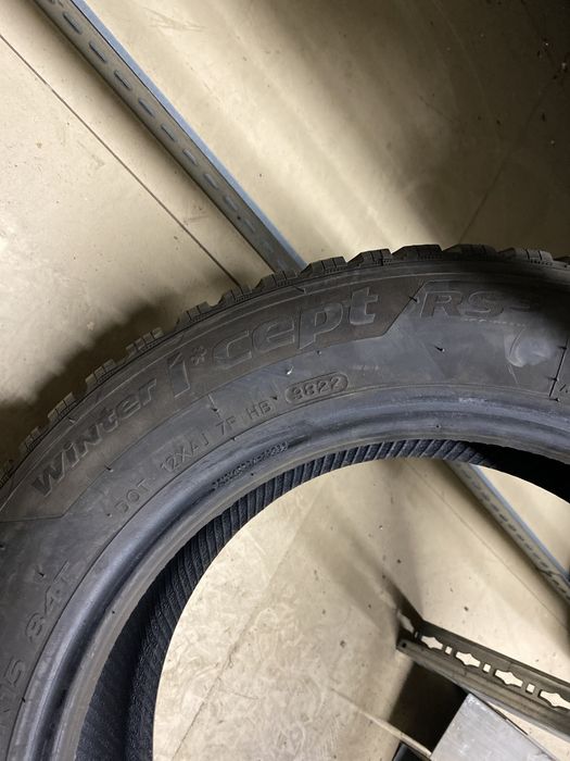 21. Opony zimowe hankook winter icept rs3 175/65r15 dwie sztuki