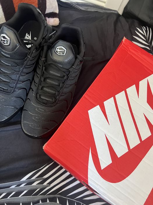 Nike air max plus TN triple black