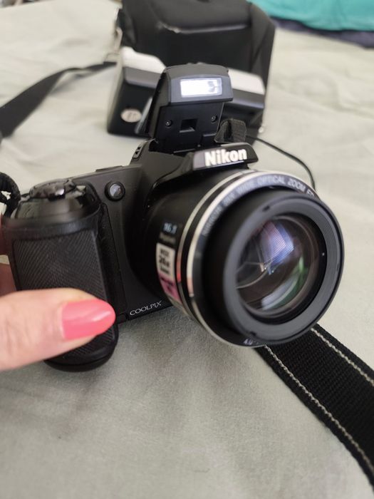 Máquina Fotográfica Nikon Coolpix L330 16.1MP Zoom 26x + Carregador AA