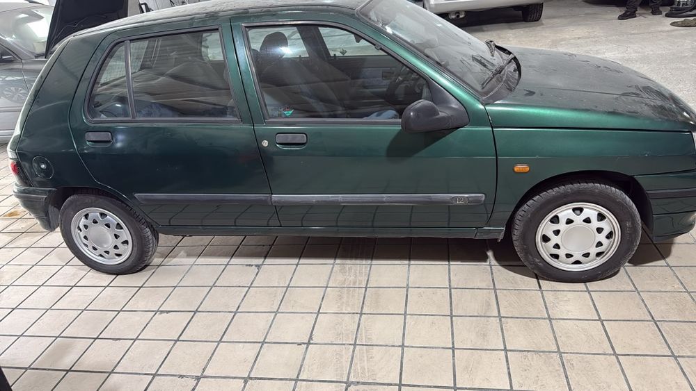 Renault Clio 1.2 de 1994 - Inteiro ou Peças