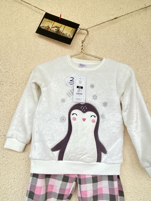 Продам дуже гарну піжамку для дівчинки 1,5-2 роки.