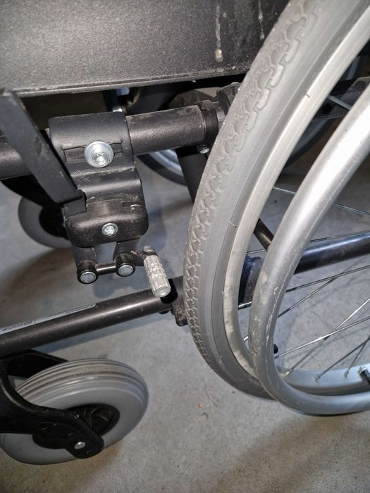 Wózek inwalidzki D200 30 aluminiowy