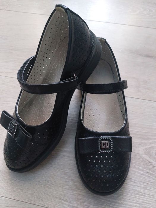 Туфлі для школи балетки