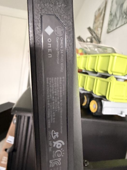 Conjunto dois monitores Omen 27c e 24 FHD