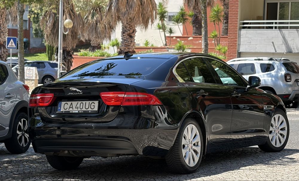 Jaguar XE 2.0 Diesel Automático | 163 cv | Apenas 115.000 km