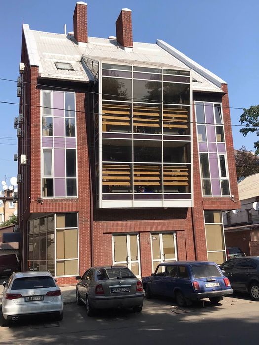 Продам отдельно стоящее помещение 1270 м2 в центре