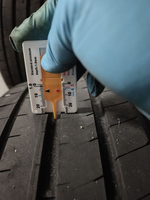 Pneus Goodyear 235/45 R17