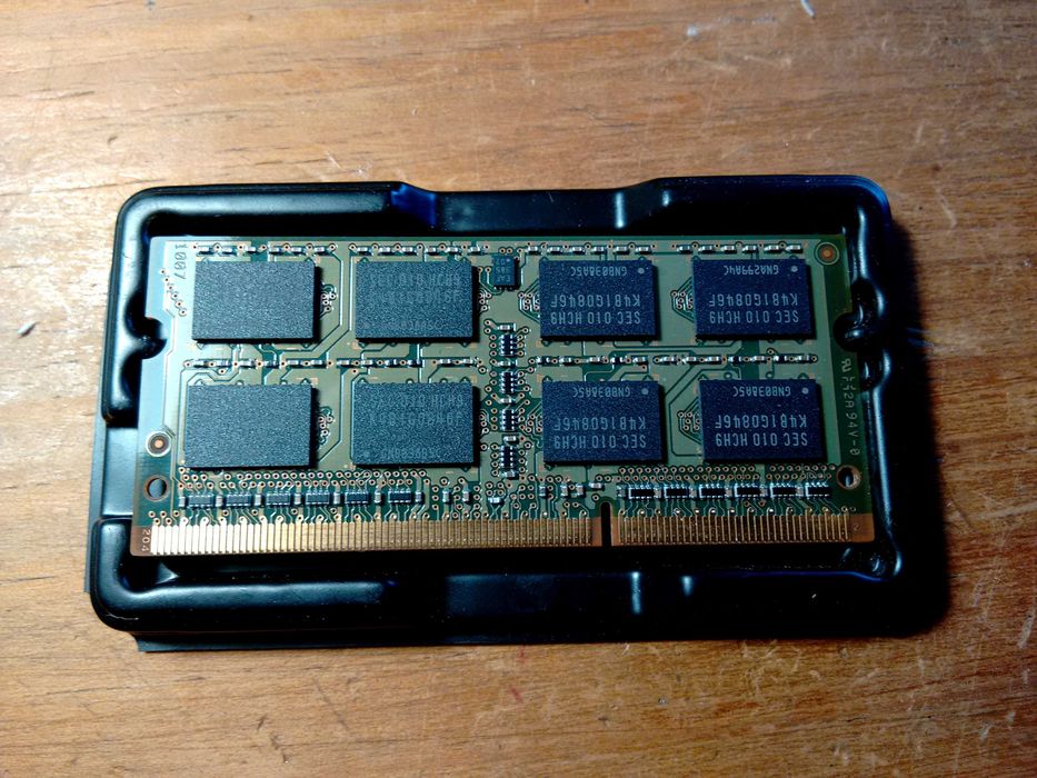 Memória RAM DDR3 para portátil (2GB).64751091729283121