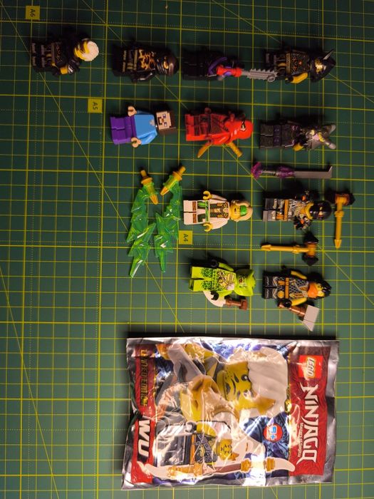 Огромная коллекция: Карточки, фигурки, конструктор  Lego