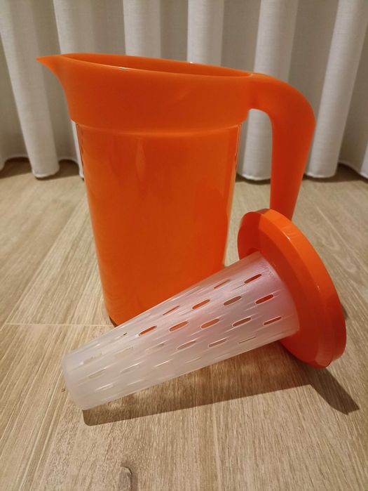 Jarro 2lt com infusor da Tupperware